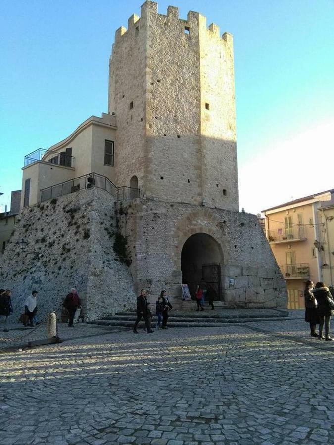 Delizioso Appartamento In Zona Centrale Formia Bagian luar foto